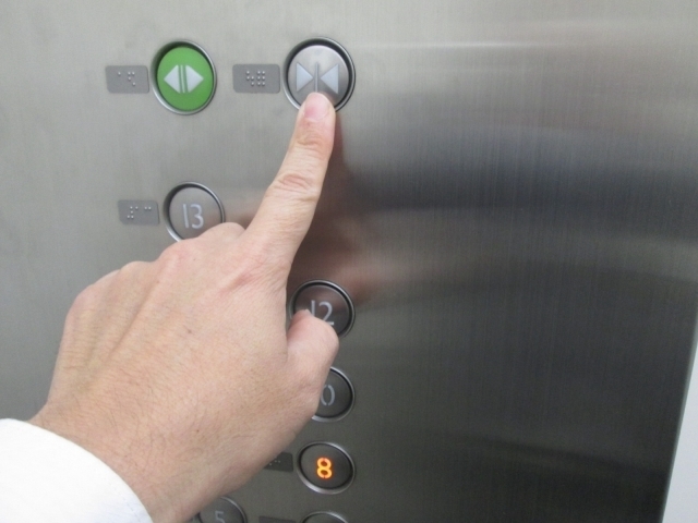 エレベーター ボタン